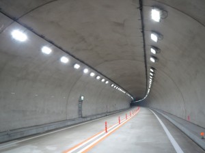 【青森県八戸市】是川トンネル照明設備設置工事が竣工しました。